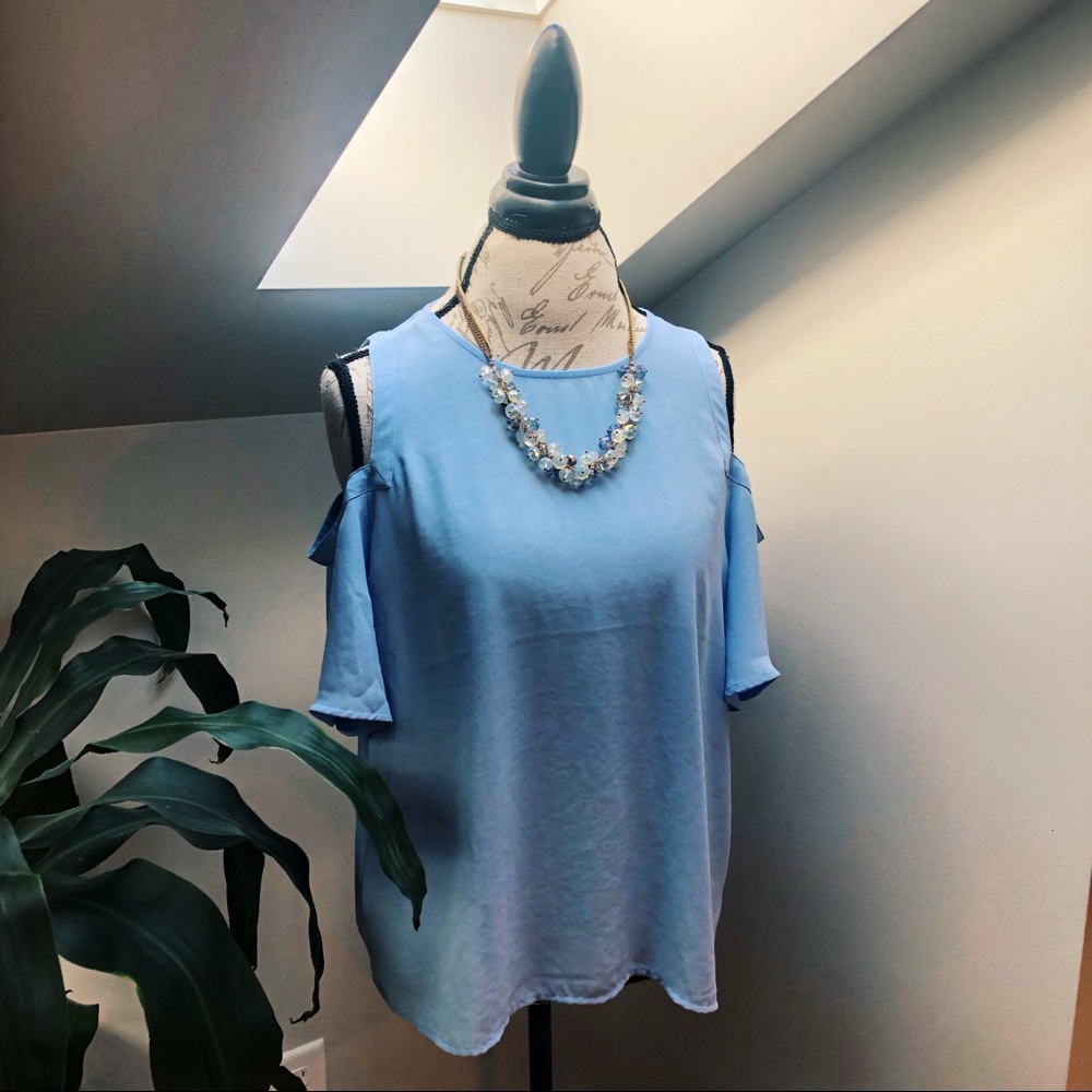 EXPRESS ✨ Cold Shoulder Blouse